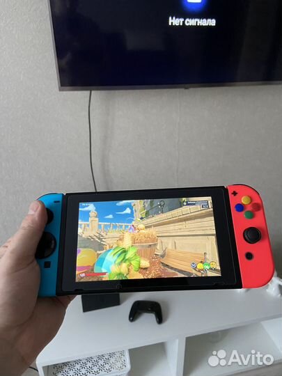 Nintendo switch с играми + SD 128gb + джойстик