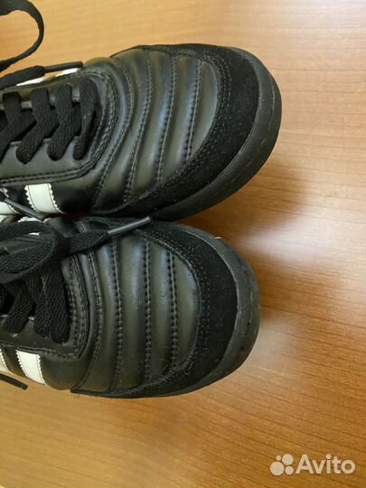 Сороконожки adidas mundial 41,5-42 р-р (27 см)