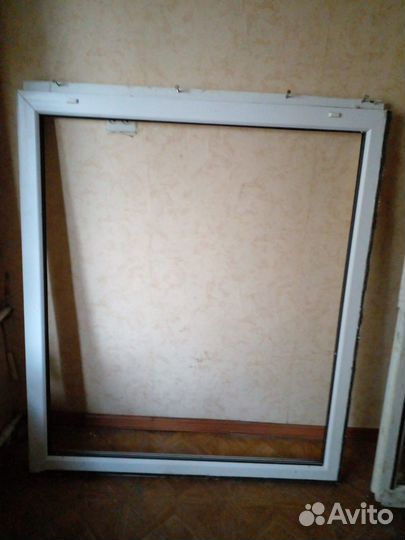 Окно и дверь на балкон