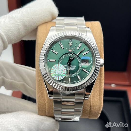Мужские часы Rolex Sky-Dweller зеленые