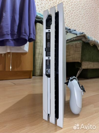 Sony PS4 Pro 1TB White