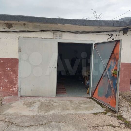 Гараж, > 30 м²