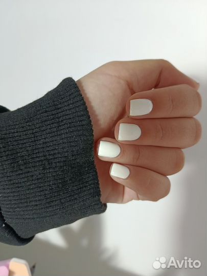 Маникюр и педикюр