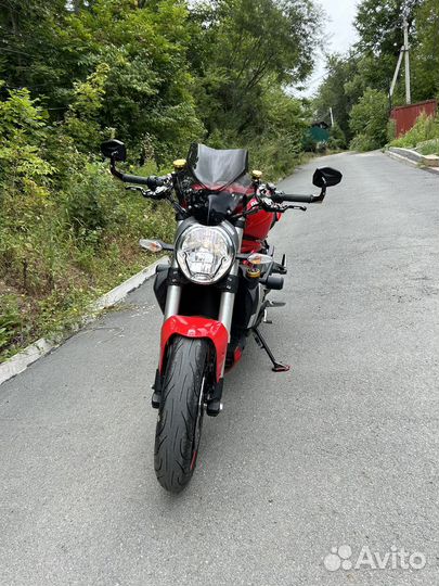 Ducati Monster 1200