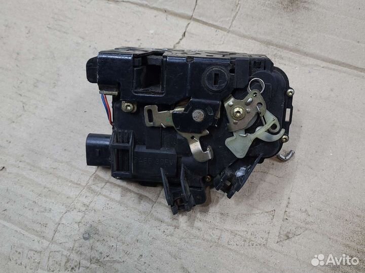 Замок двери задний левый Audi A6 C5 1998-2005