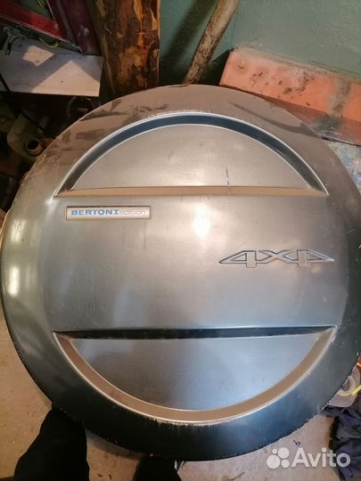 Кожух запасного колеса Shevrolet Niva