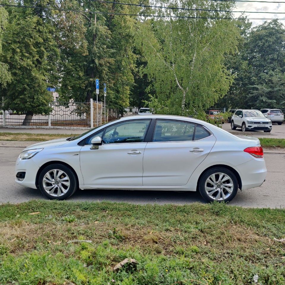 Citroen C4: фото владельца