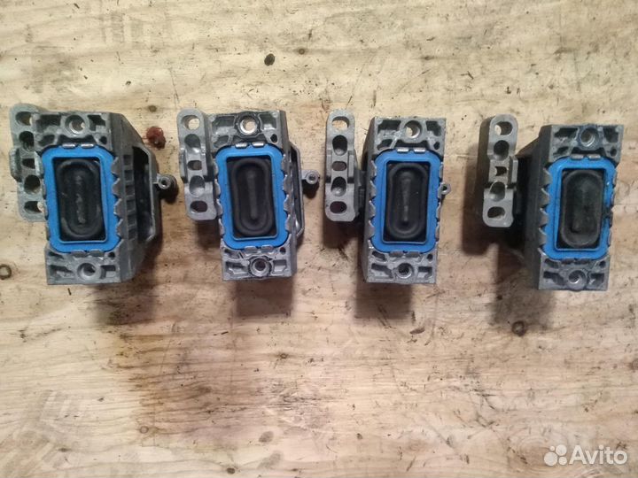 Опора двигателя пр Volkswagen Passat B6 1K0199262M