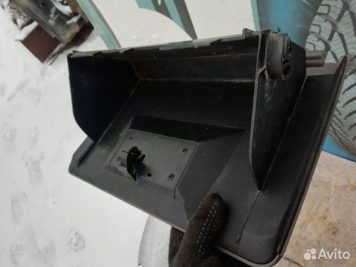 Бардачок Chrysler Sebring Dodge Stratus 2001-2007