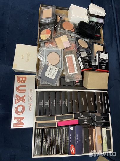 Givenchy, Guerlain, Dior, Mufe много