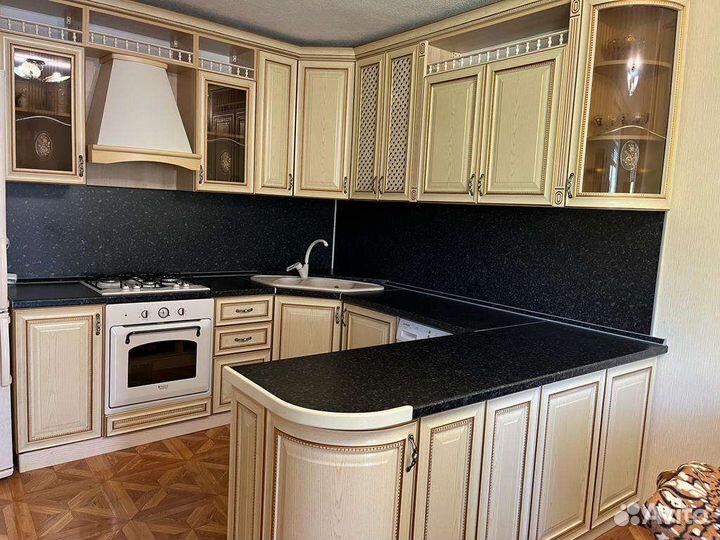 Кухонный гарнитур угловой б/у. Белорусский фасад