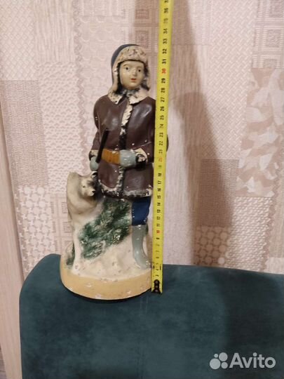 Статуэтка гипсовая СССР, Охотник с собакой. Редкая