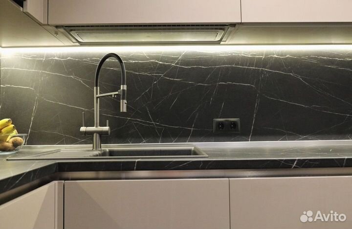 Кухня в потолок