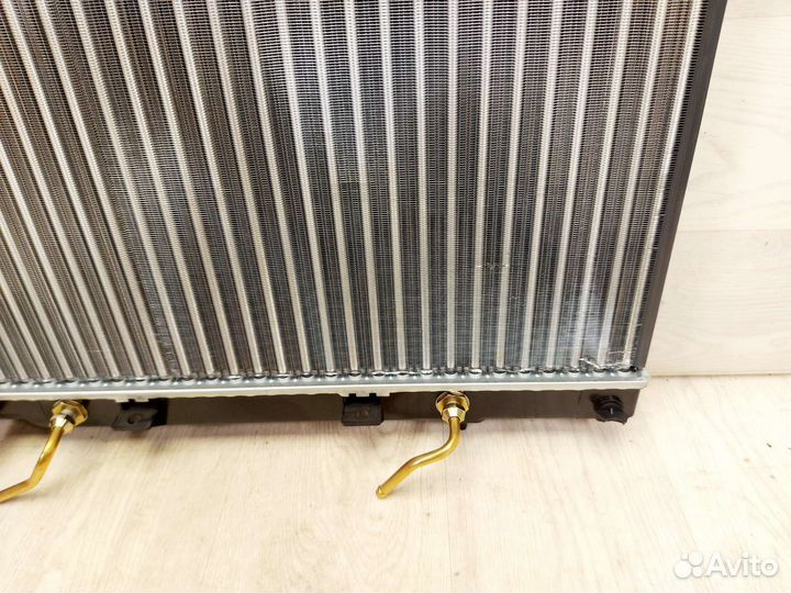 Радиатор охлаждения Mitsubishi Outlander 2002-2008