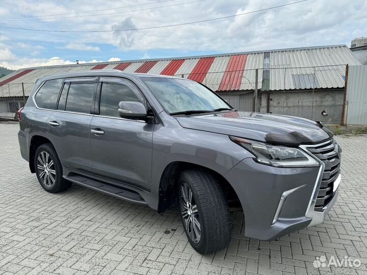 В разборе Lexus LX 570 J200