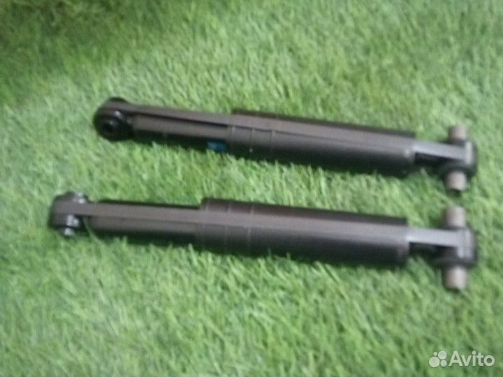 Задние амортизаторы Форд Фокус 2 Вагон новые