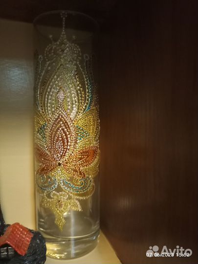 Продается ваза с витражной росписью