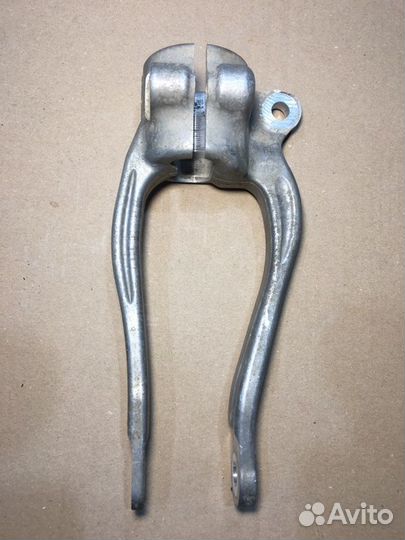 Крепление амортизационной стойки переднее правое