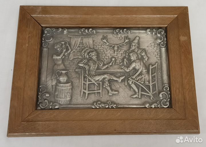 Панно металлическое настенное в деревянной оправе