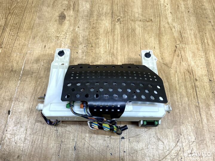 Блок предохранителей салона Ford Focus 2