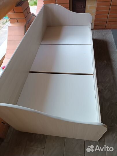 Кровать односпальная с ящиками и матрасом