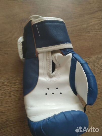 Боксерские перчатки 8 oz