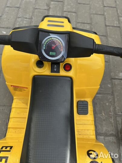 Детский квадроцикл на аккумуляторе