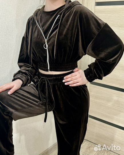 Костюм тройка