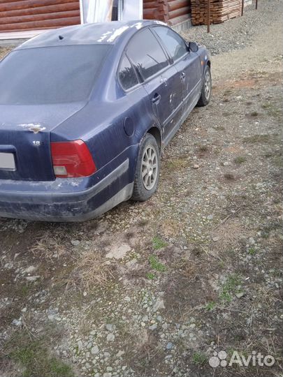 Volkswagen Passat 1.8 AT, 1998, битый, 300 000 км