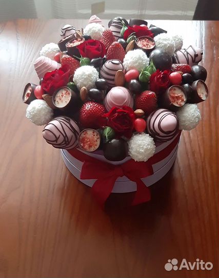 Съедобные,шоколадные букеты,клубника в шоколаде