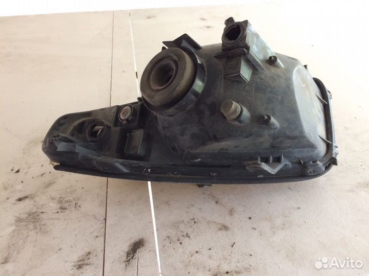 Фара П. Toyota Rav 4/2002