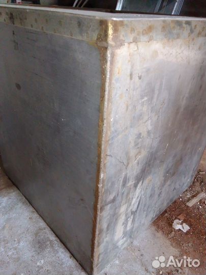 Бак из нержавейки 0,65*0,65*0,75 толщина 2.5 мм