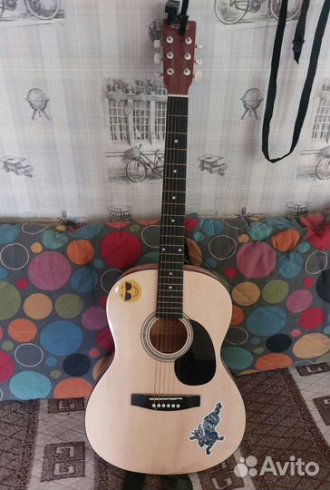 Акустическая гитара