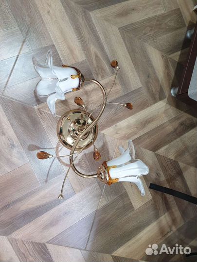 Б/у светильник (люстра)