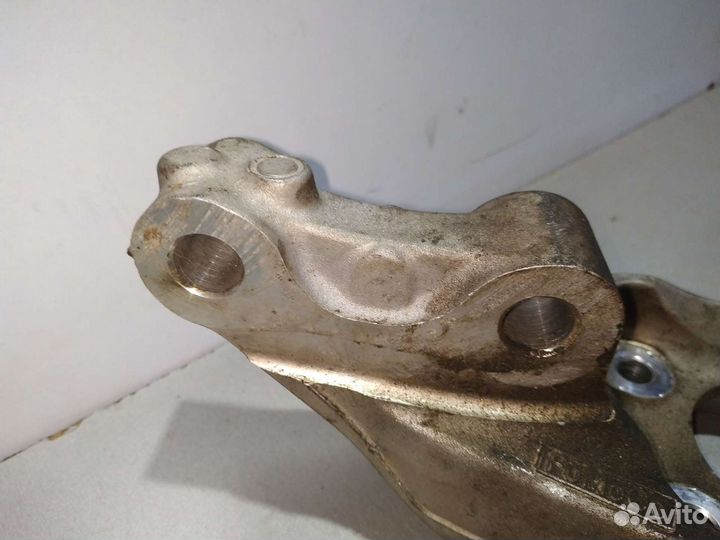 Кулак левый 5352025 Форд Мондео 5