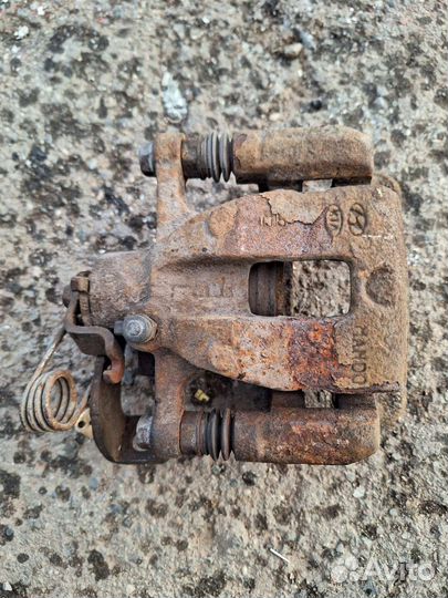 Суппорт задний левый kia rio 3