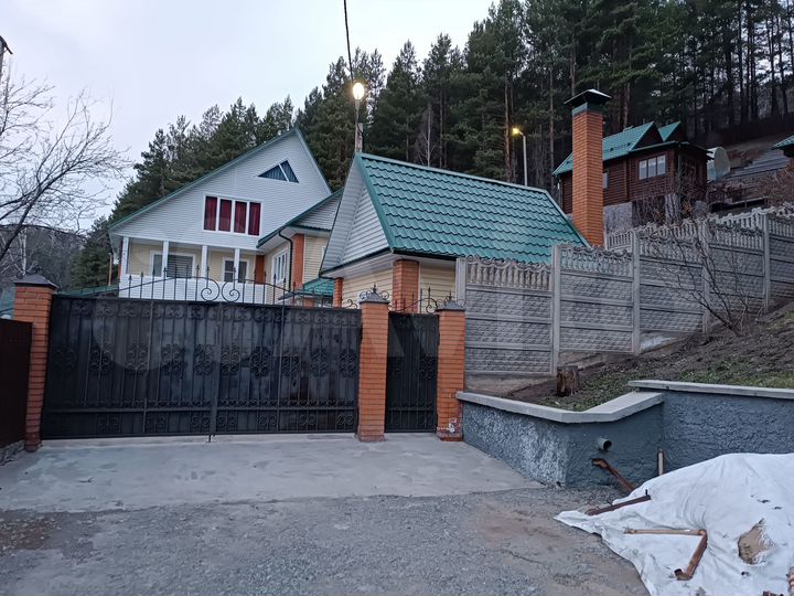 Коттедж 300 м² на участке 23 сот.