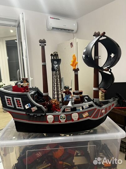 Lego корабль и lego детали