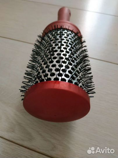 Расческа брашинг avon Польша, диаметр 6см