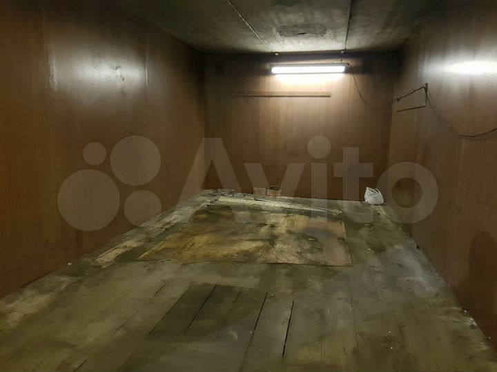 Гараж, > 30 м²