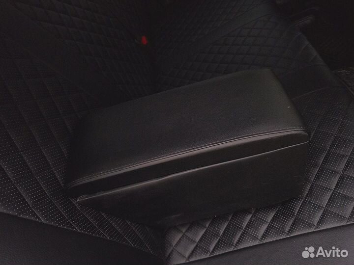 Подлокотник