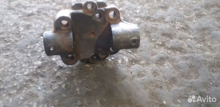 Кулак поворотный MB