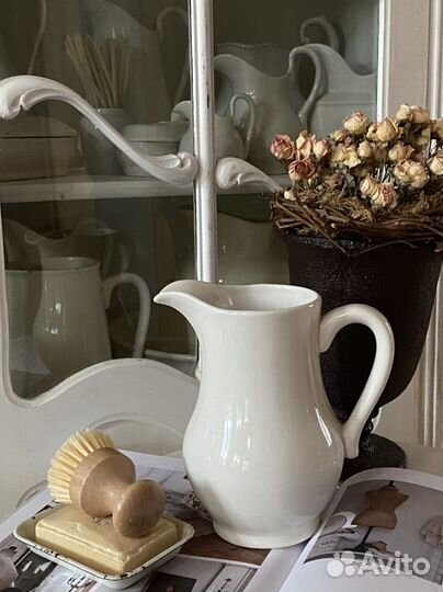 Фарфоровый белый кушвин