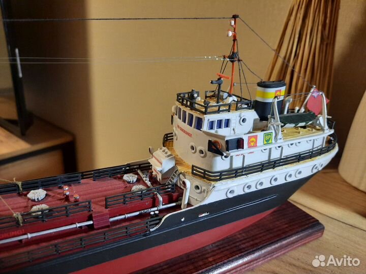 Модель корабля танкер 