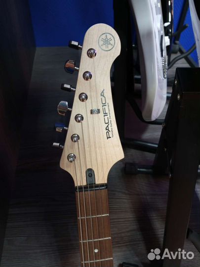 Гитара Yamaha pacifica 012