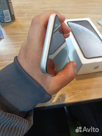 iPhone Xr, 64 ГБ