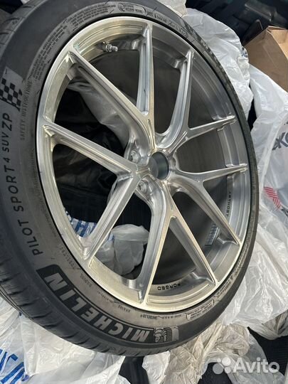 Michelin Pilot Sport 4 SUV 275/40 R22 107Y