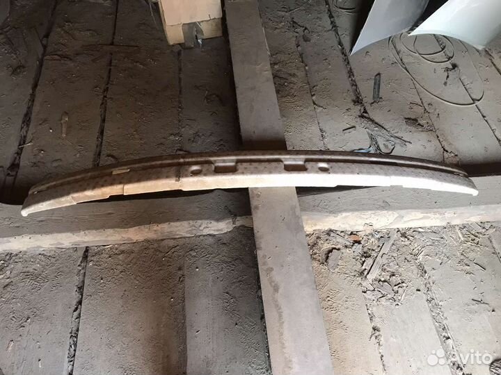 Абсорбер переднего бампера Toyota Lexus