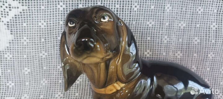 Фарфоровая статуэтка Такса