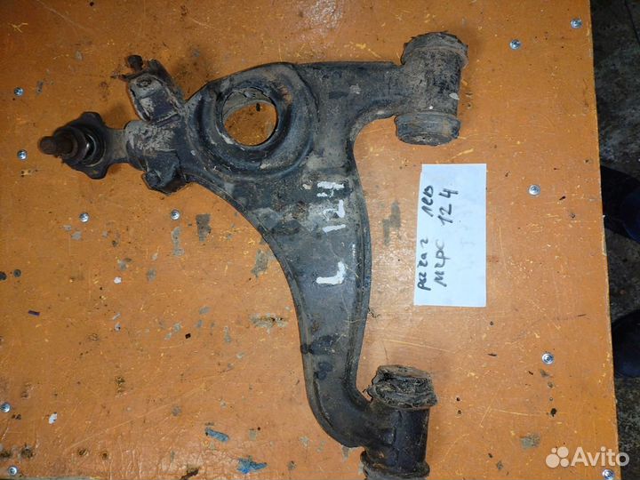 Mercedes w 124 рычаг подвески левый